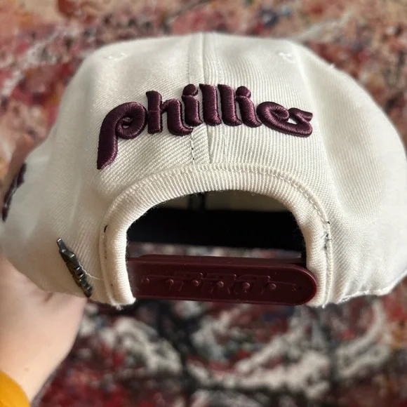 EUC Cooperstown Philadelphia Phillies Retro Snapback w/ Leather Details - Picture 3 of 6